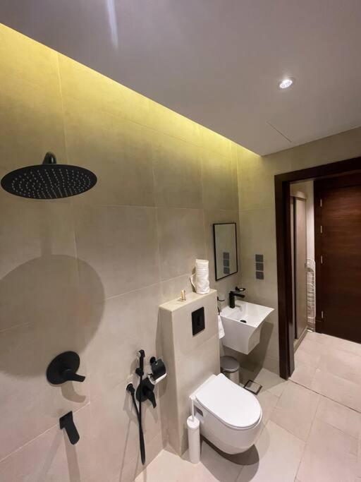 Lovely 3-bedroom Unit In Apartment Riyadh
